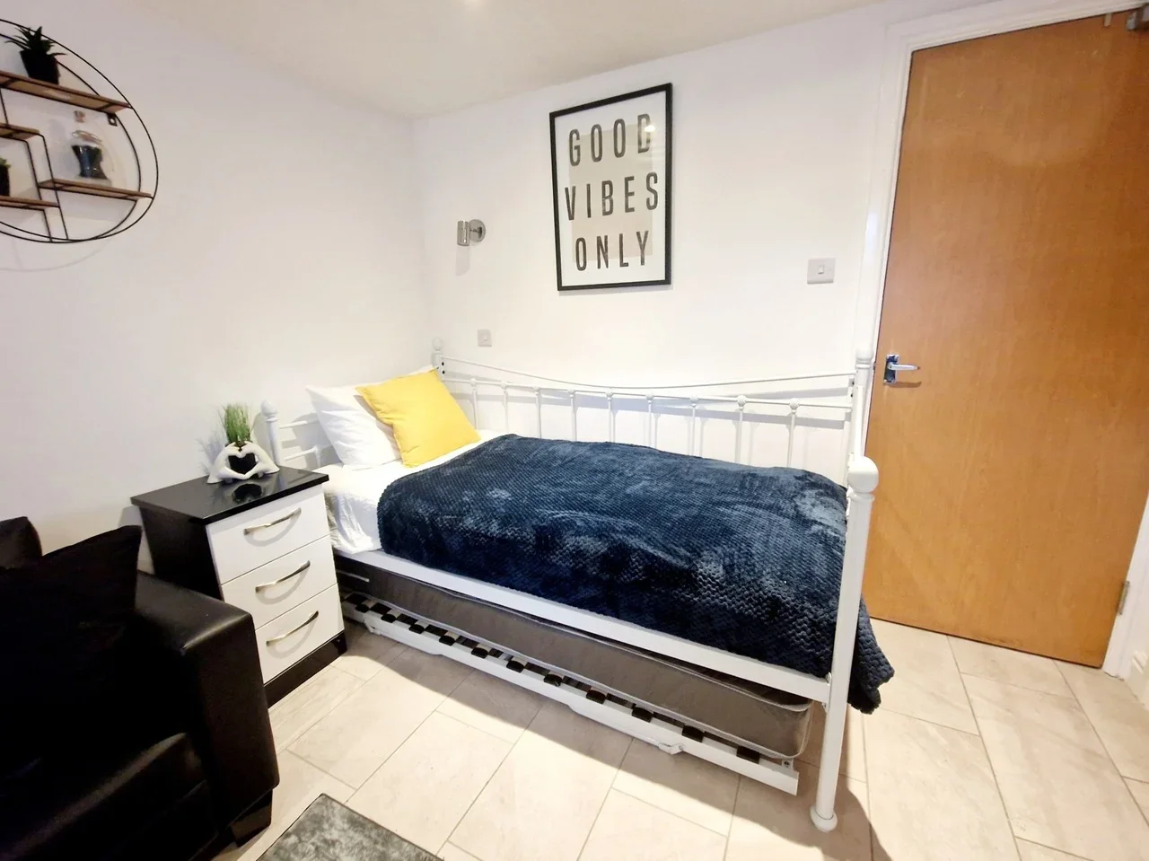 Room Birch Polygon in Manchester