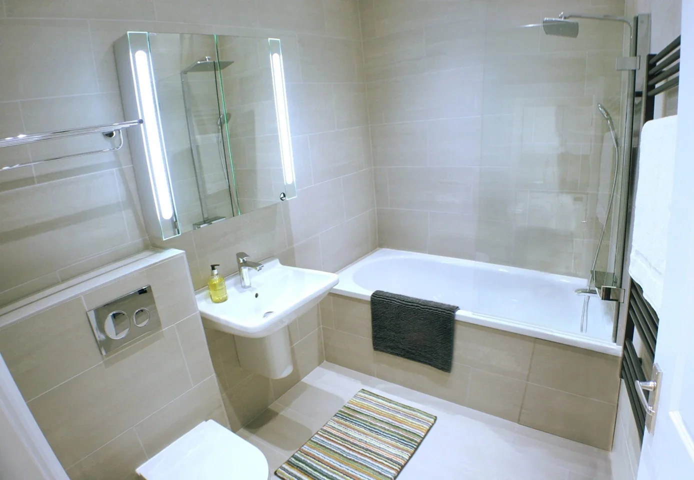 Room Holland Road in Greater London