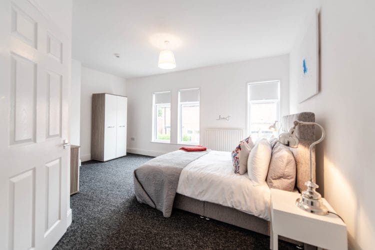 Room Oakthorn Grove in St Helens