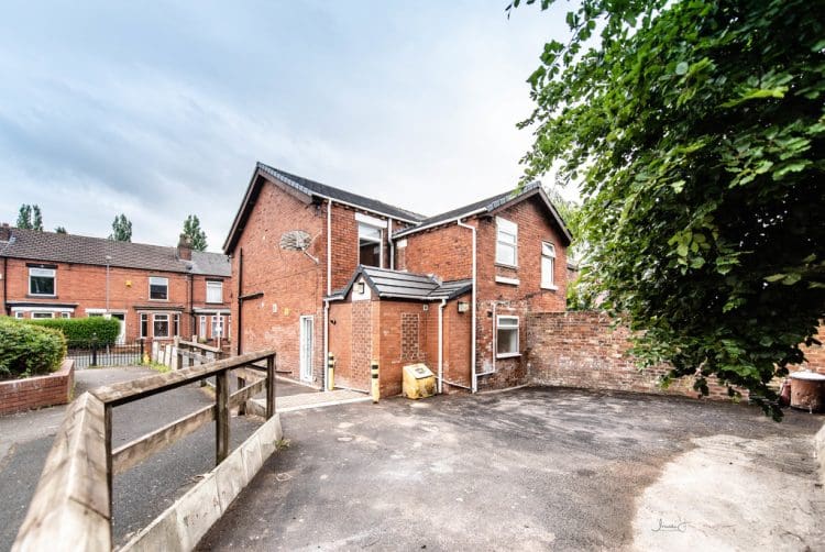 Room Oakthorn Grove in St Helens