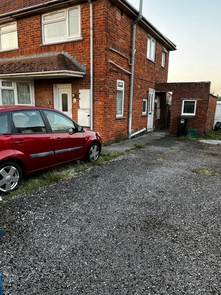 Flat Selworthy Road in Weston-super-Mare