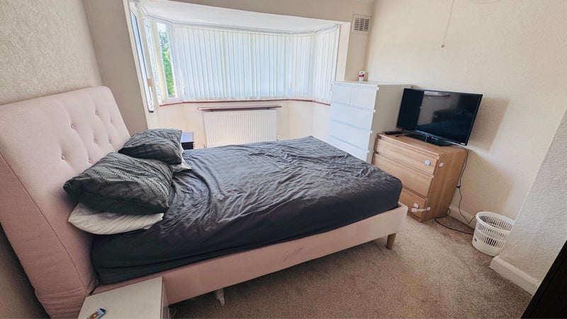 Room Dene Court Road in Metropolitan Borough of Solihull