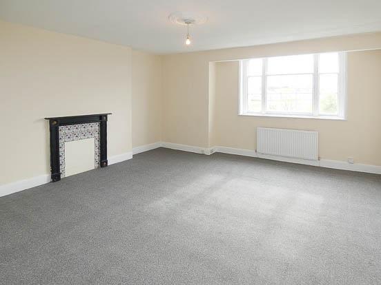 Flat Lansdown Terrace Lane in Cheltenham