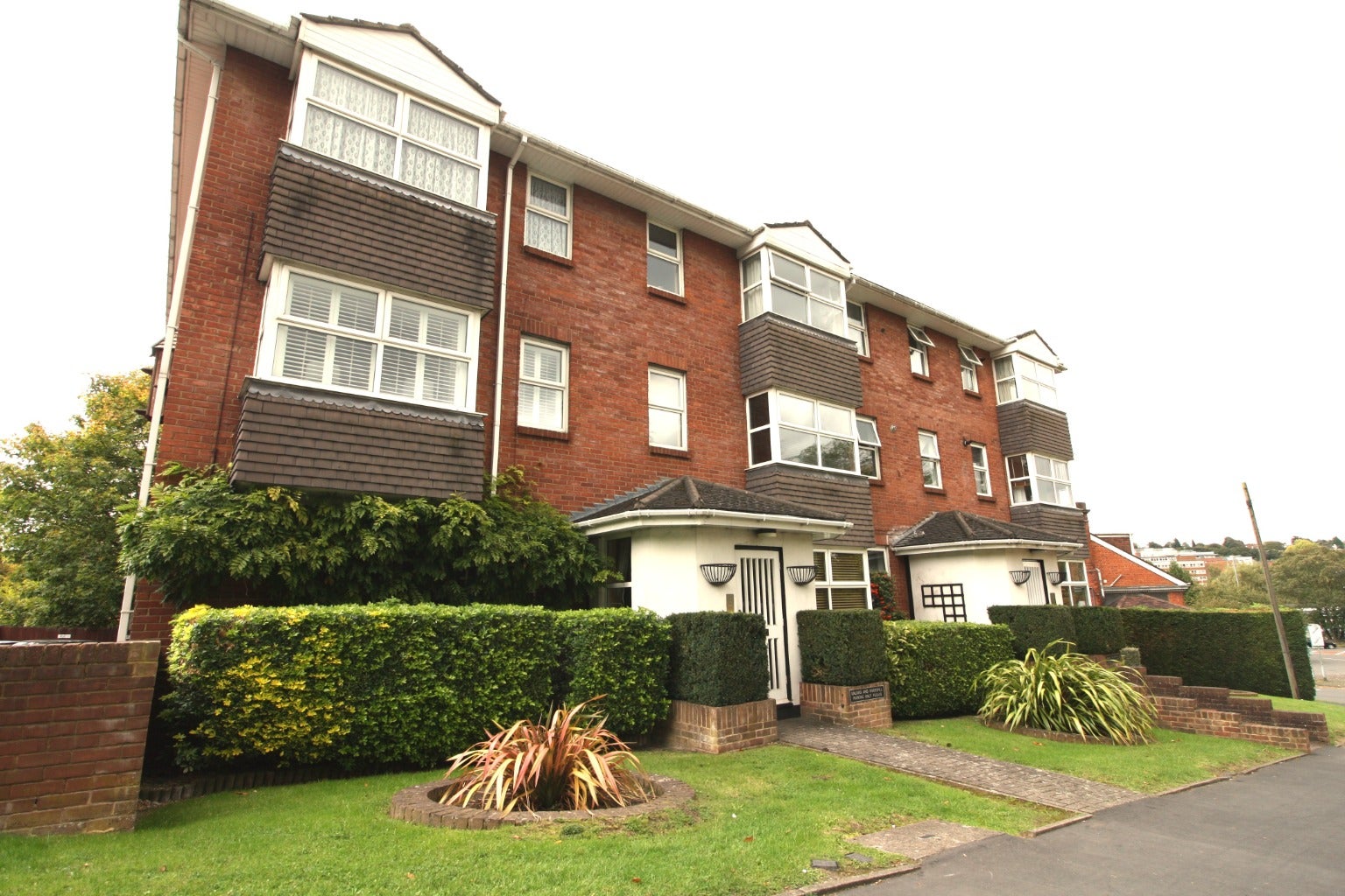 Flat Warners End Road in Dacorum