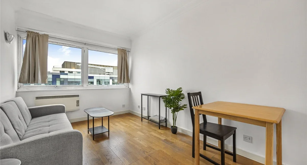 Flat Fitzroy Street in Greater London
