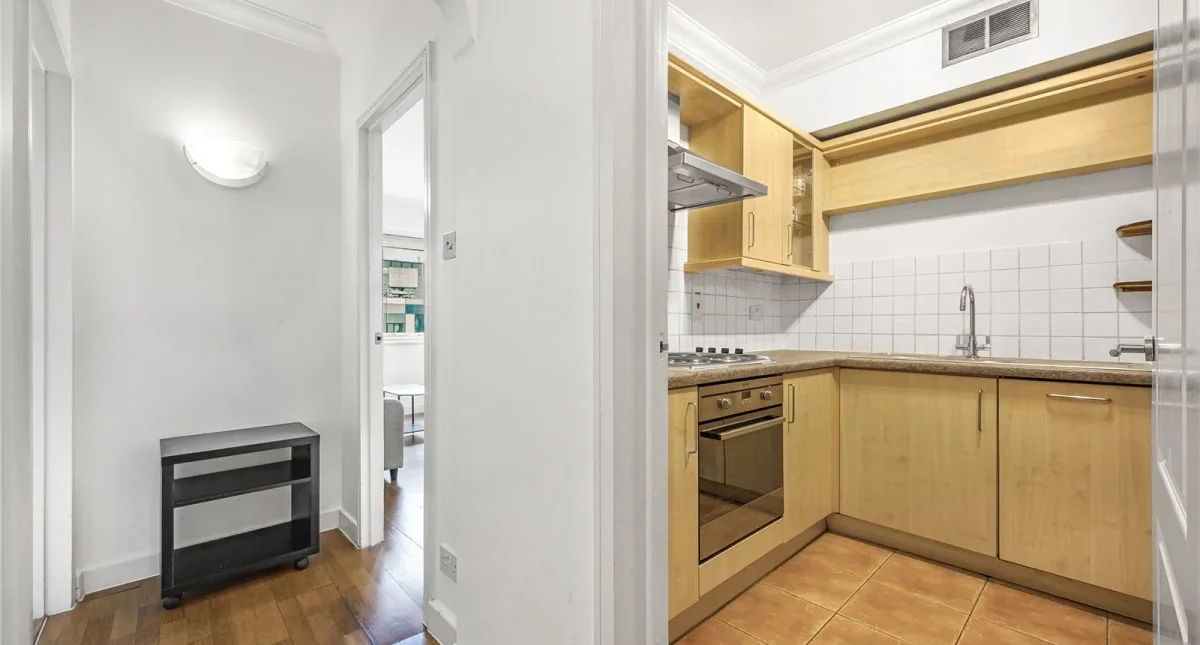 Flat Fitzroy Street in Greater London