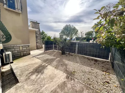 Flat Chemin de la Dourdouille in Pertuis