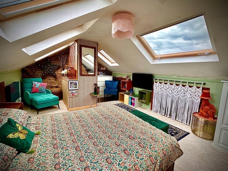 Flat Heathwood Gardens in Greater London