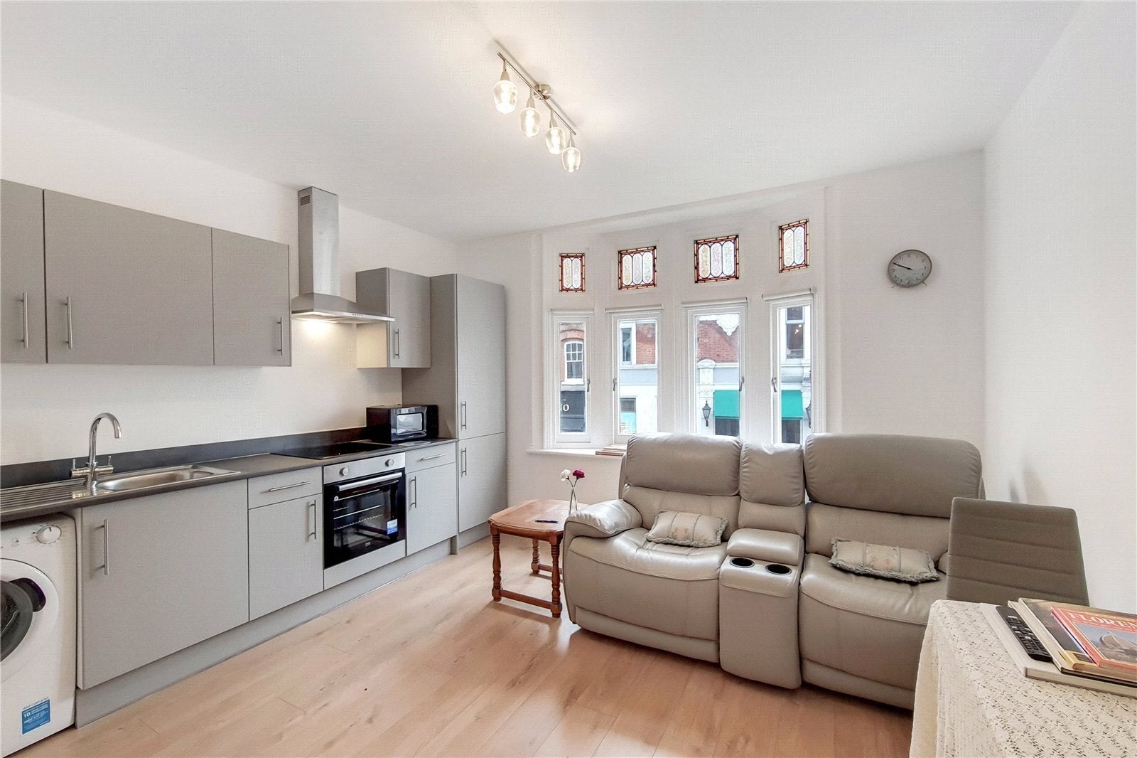 Flat Burston Road in Greater London