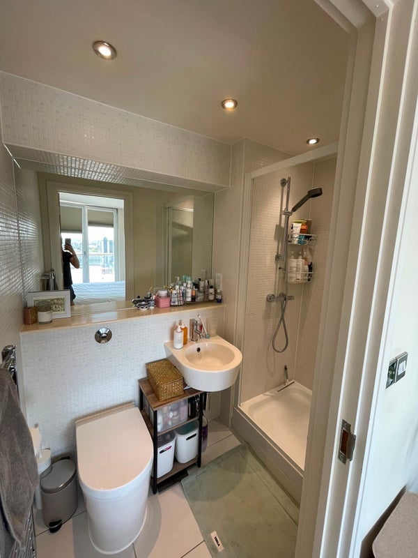 Room Quadrant Walk in Greater London