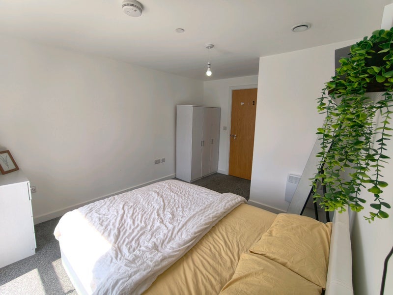 Room Blackfriars Road in Salford