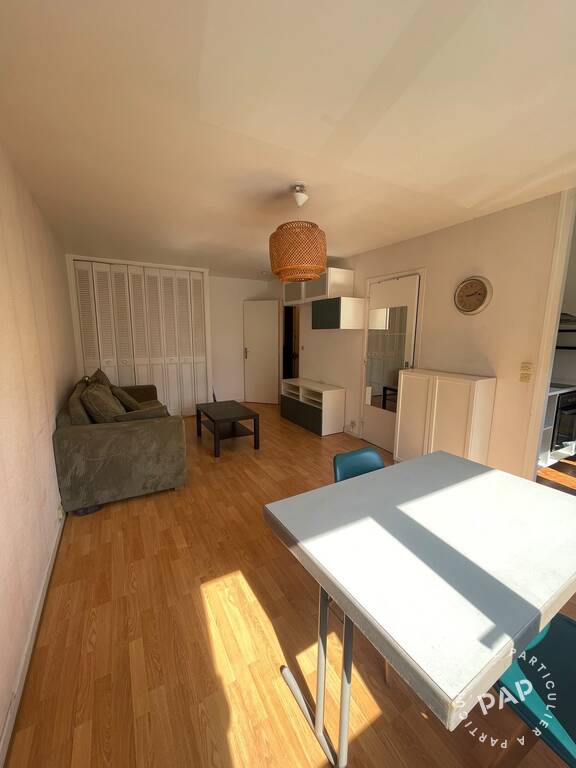 Flat Rue Antoinette Fouque in Paris
