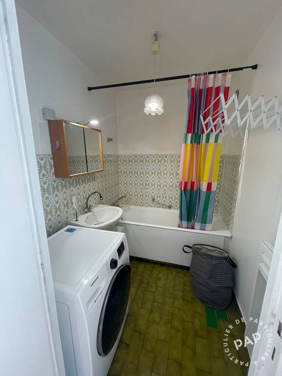 Flat Rue Antoinette Fouque in Paris