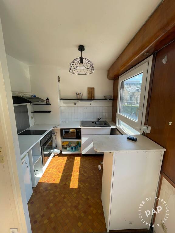 Flat Rue Antoinette Fouque in Paris