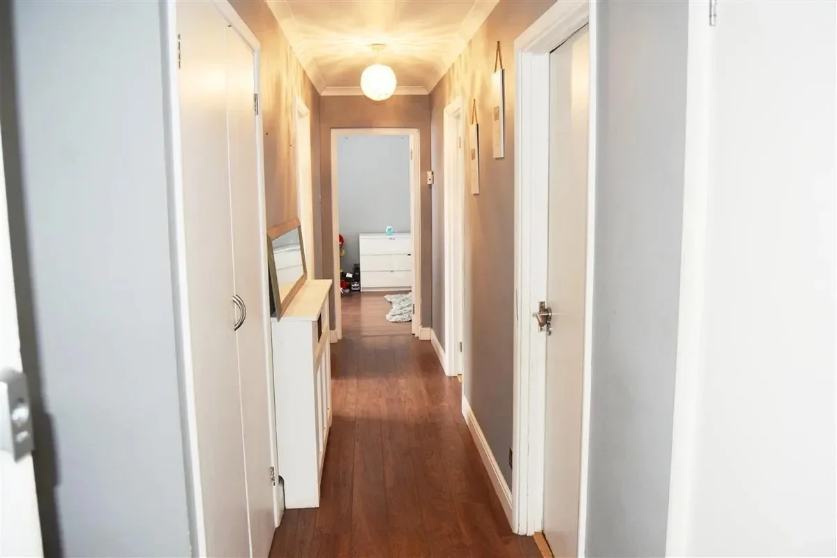 Flat Little Elms in Greater London