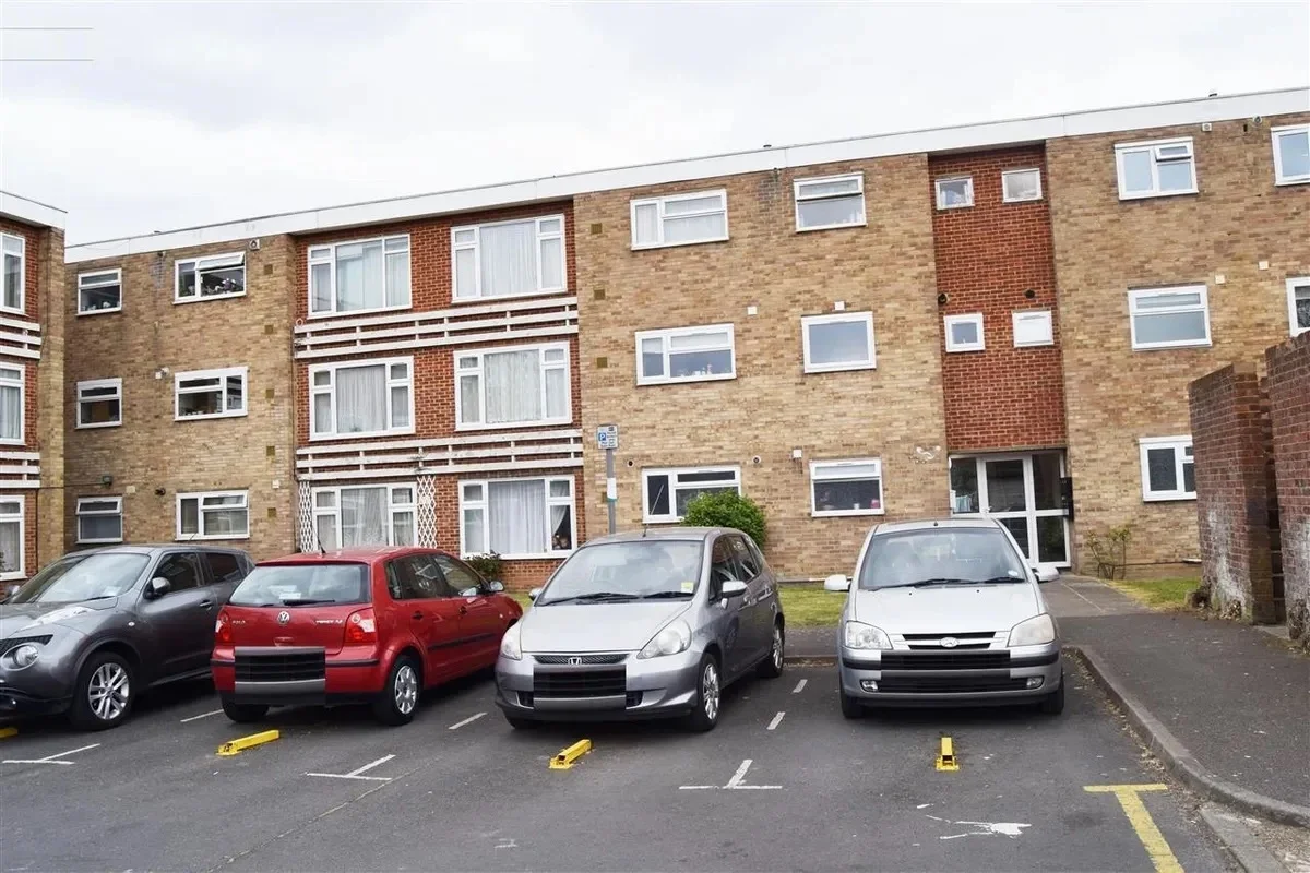 Flat Little Elms in Greater London
