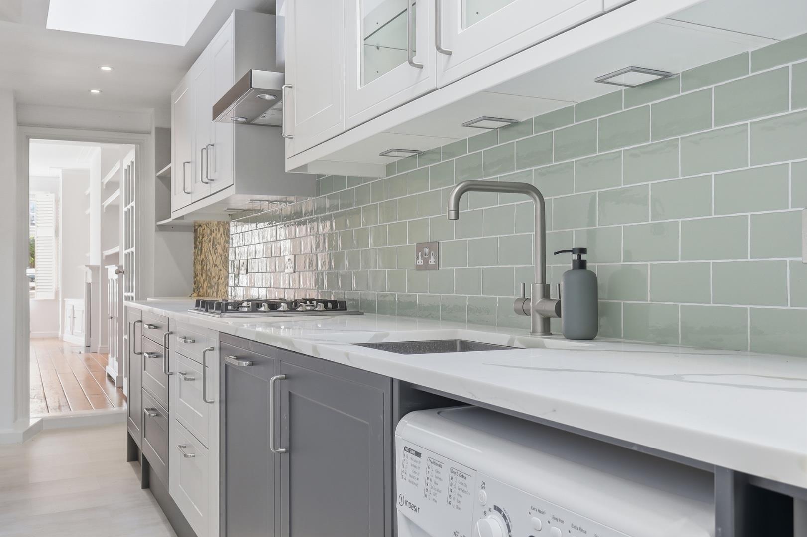 Flat Rusthall Avenue in London
