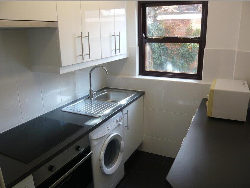 Flat Landseer Road in Leicester