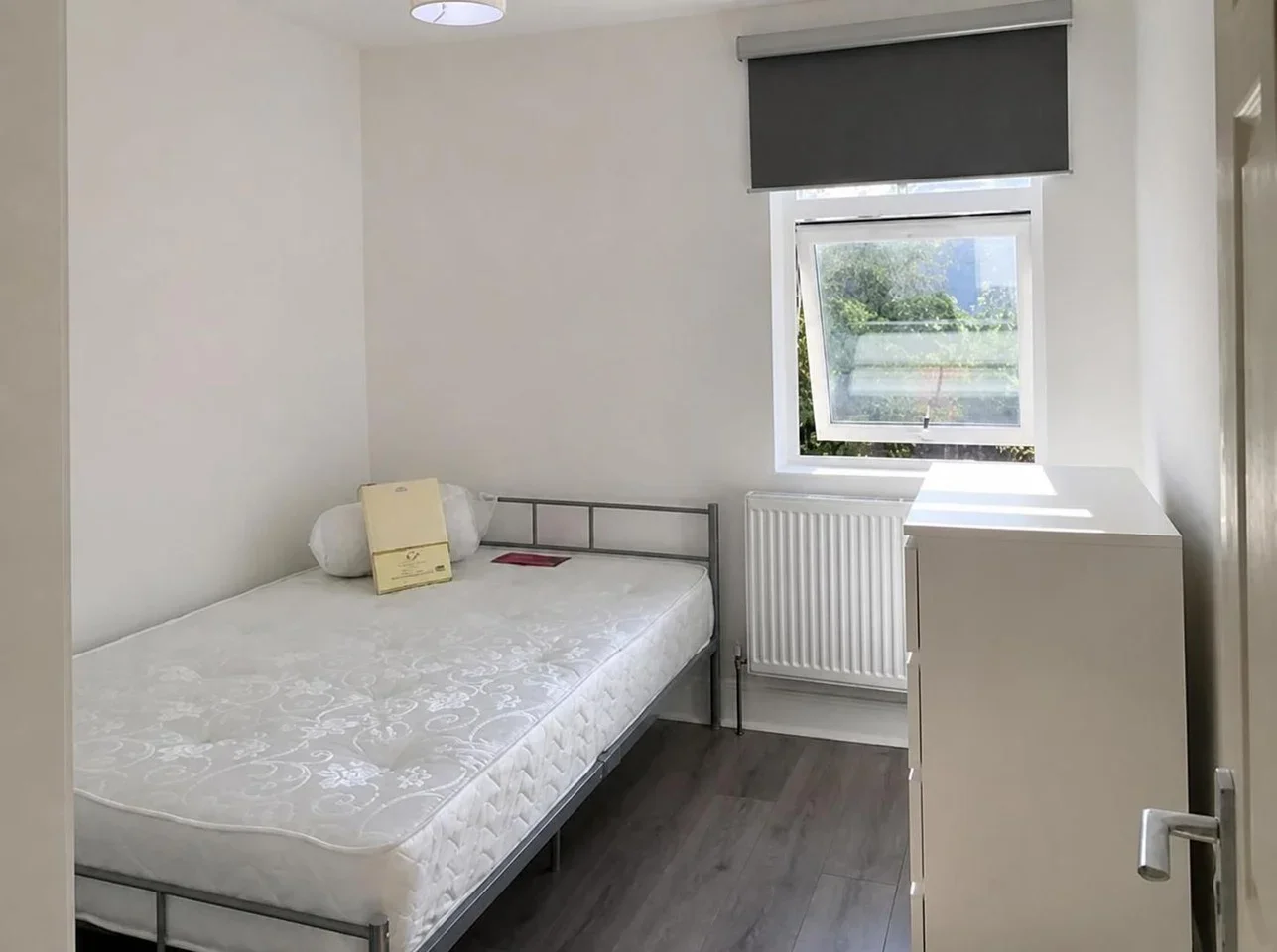 Room Stewarts Road in Greater London