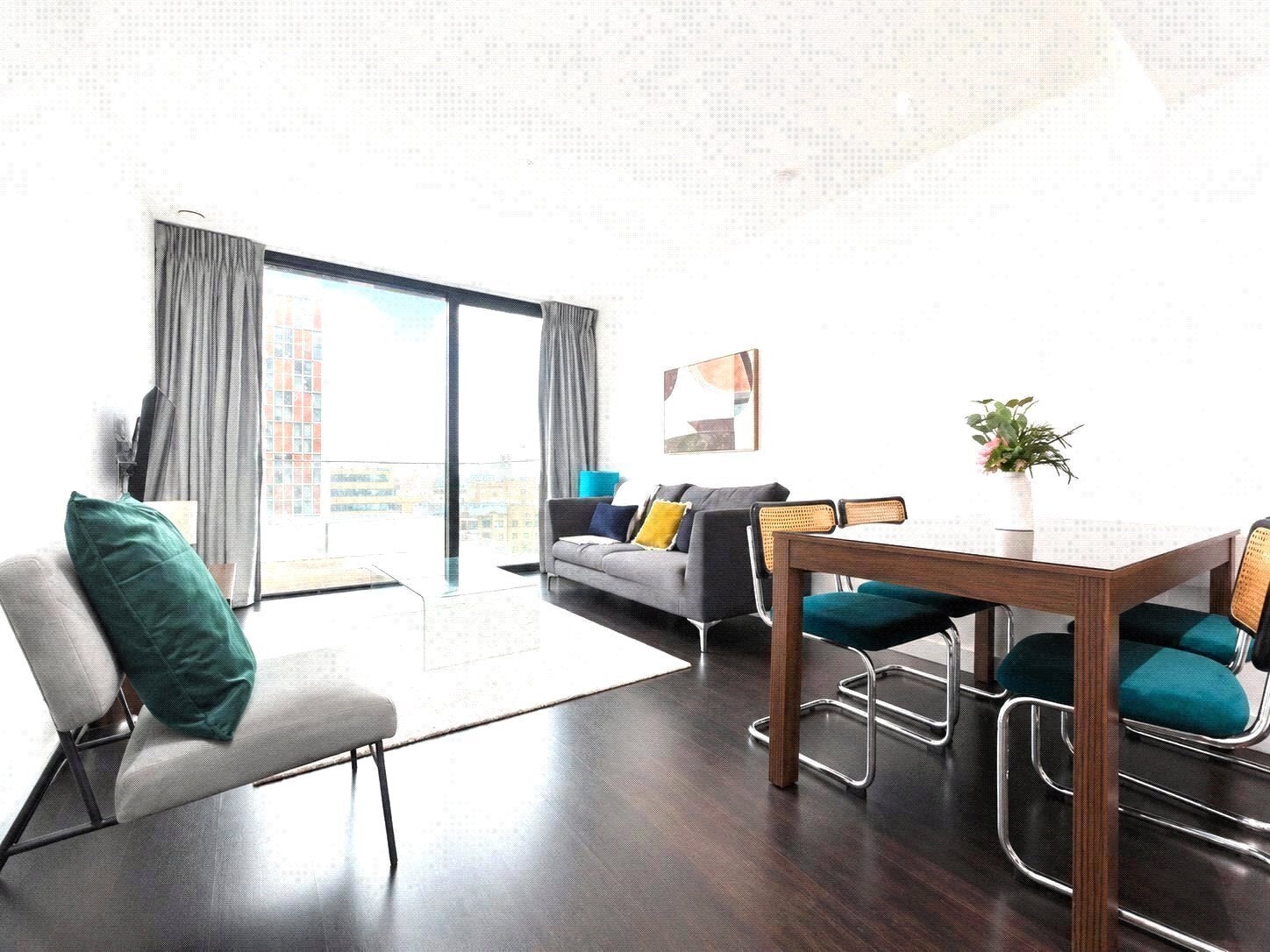 Flat Alie Street in Greater London