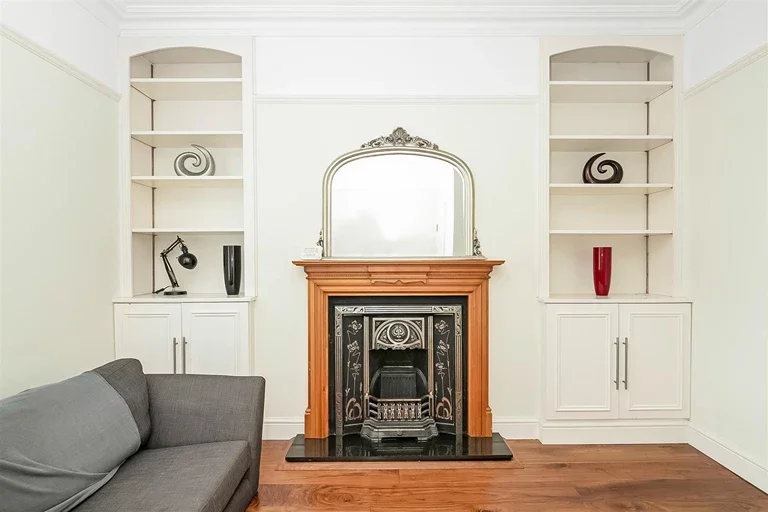 Flat Queen's Road in Greater London