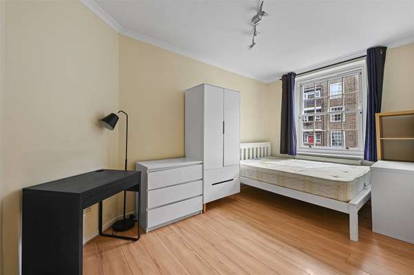 Flat Baylis Road in Greater London