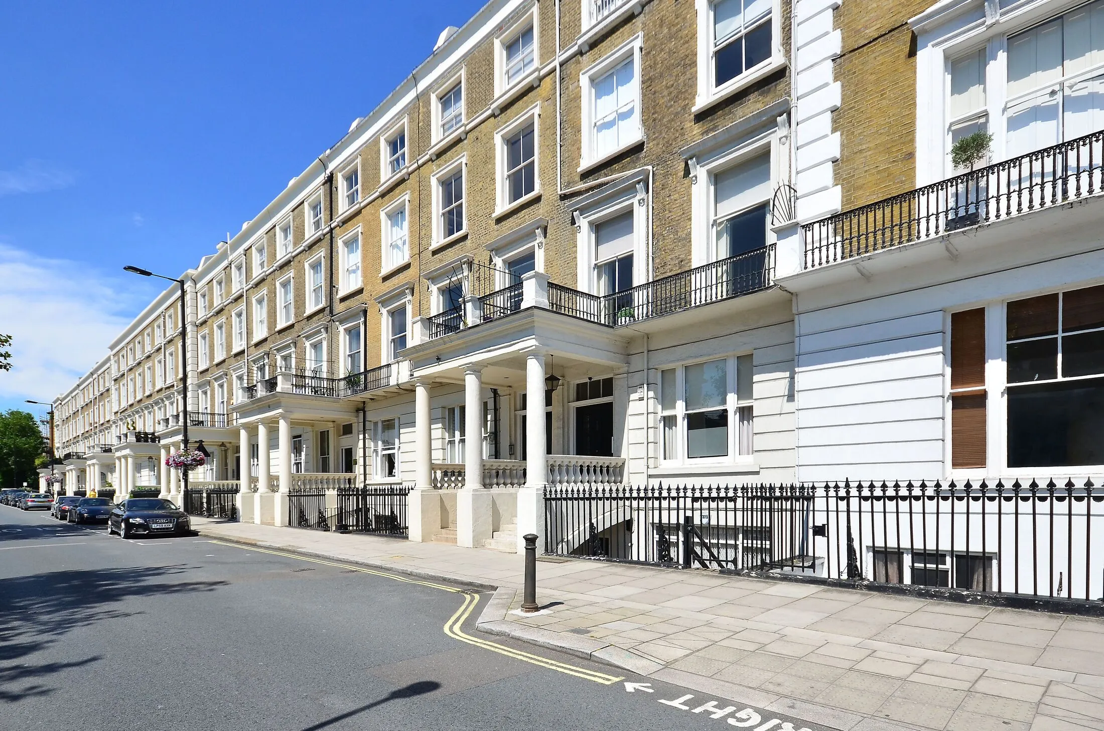 Flat Gloucester Terrace in City of Westminster