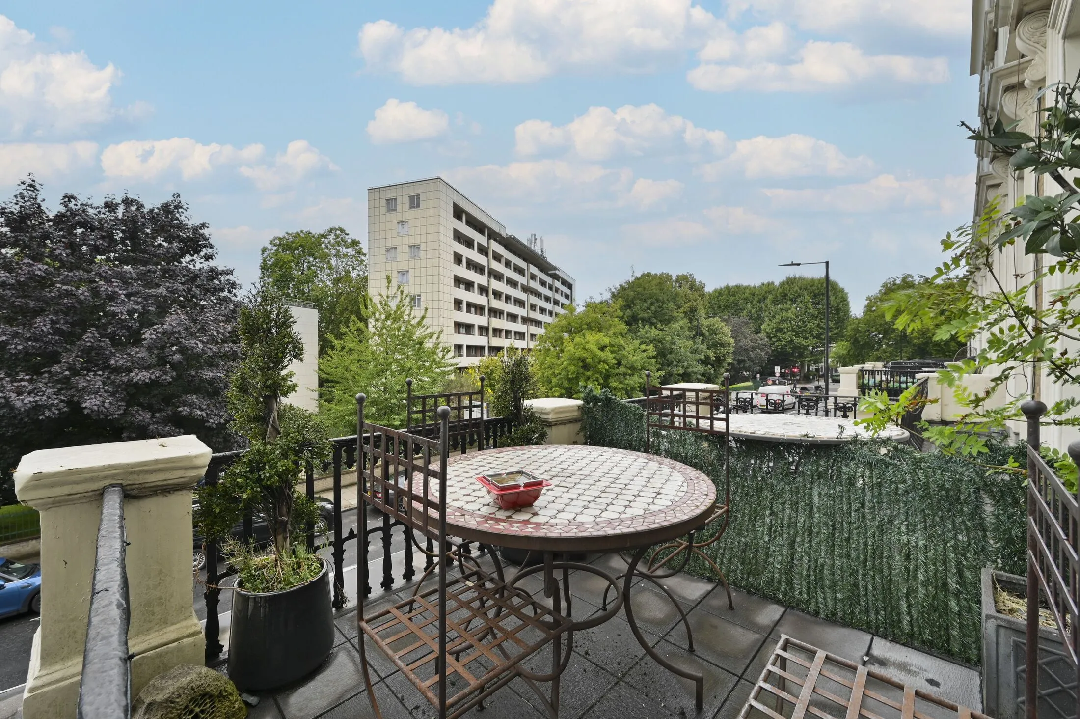 Flat Gloucester Terrace in City of Westminster