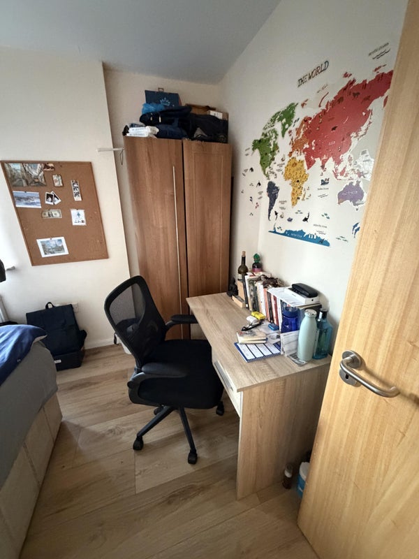 Room Belton Way in Greater London