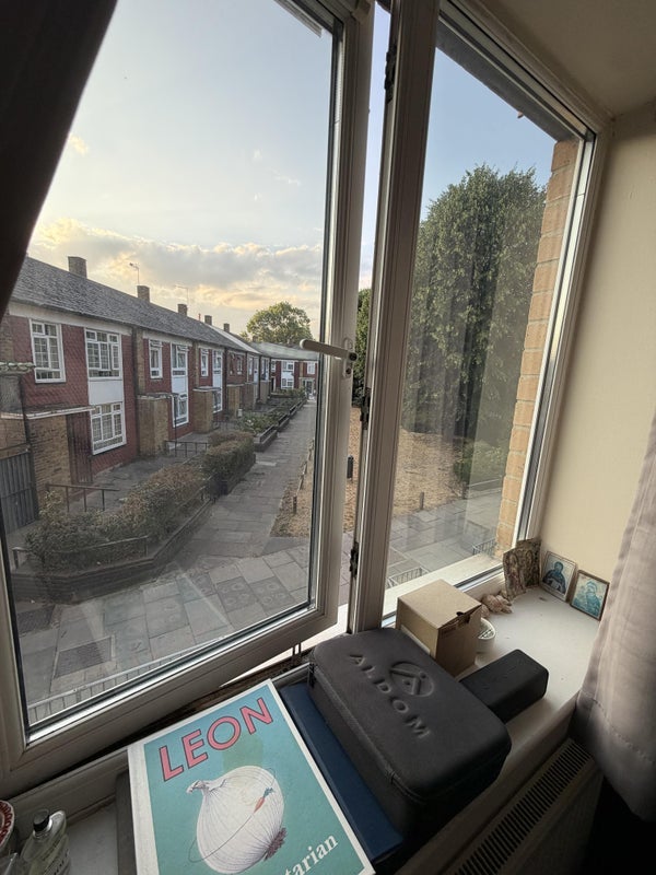 Room Belton Way in Greater London