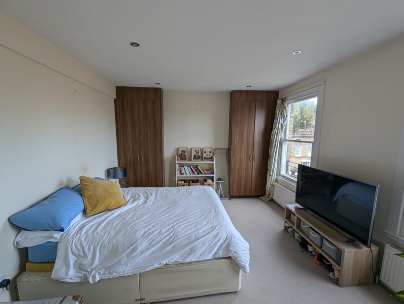 Room Tunstall Road in Greater London