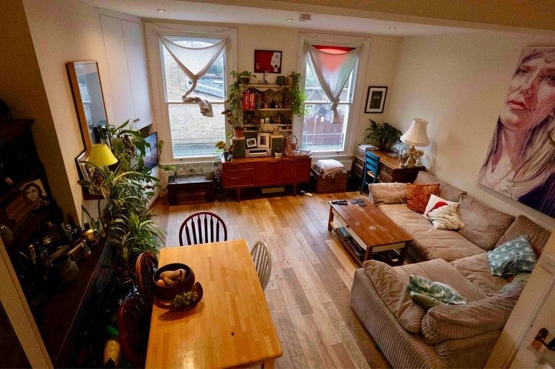 Room Tunstall Road in Greater London