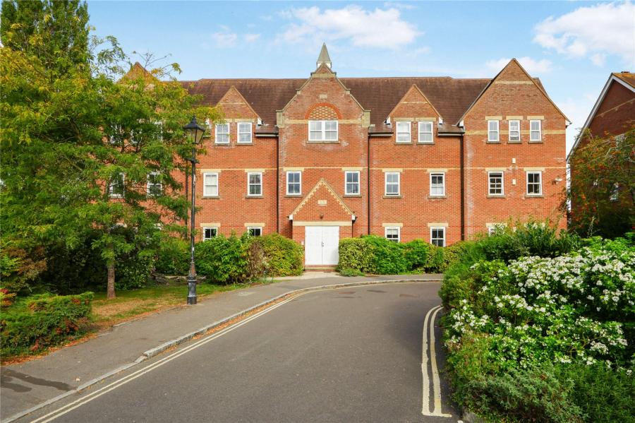 Flat Plater Drive in Oxford