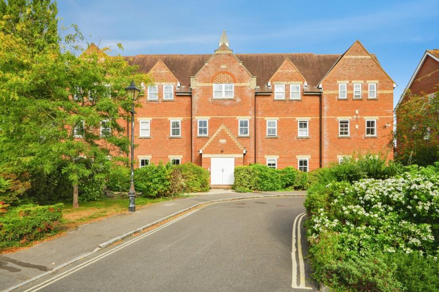 Flat Plater Drive in Oxford
