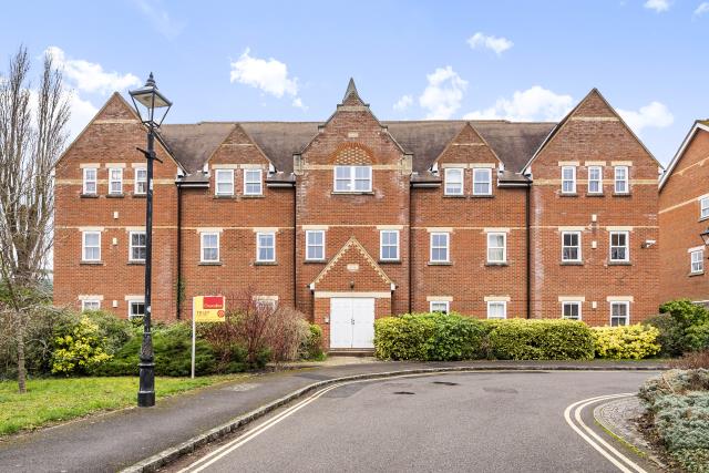 Flat Plater Drive in Oxford