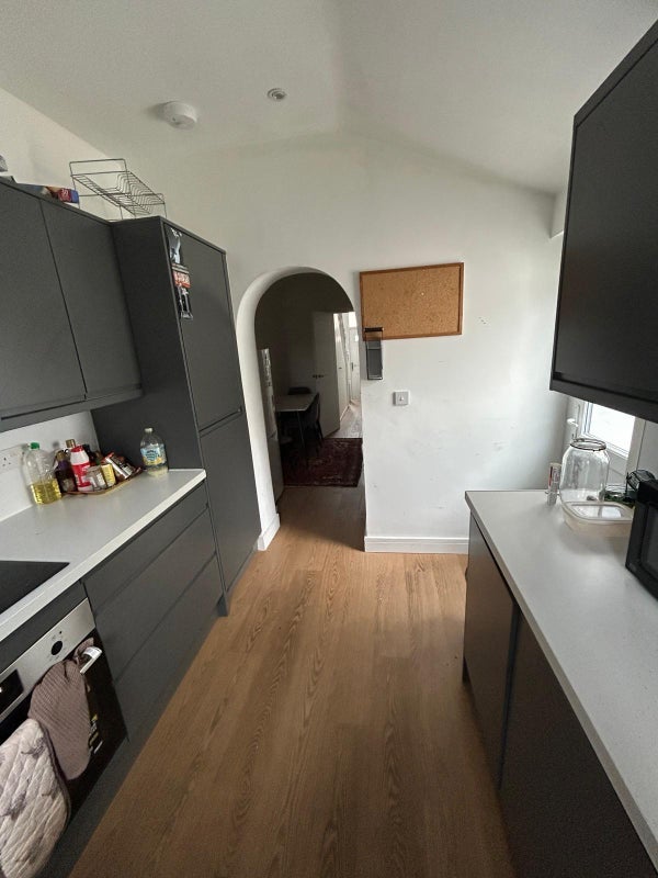 Room Cottrell Avenue in Bristol