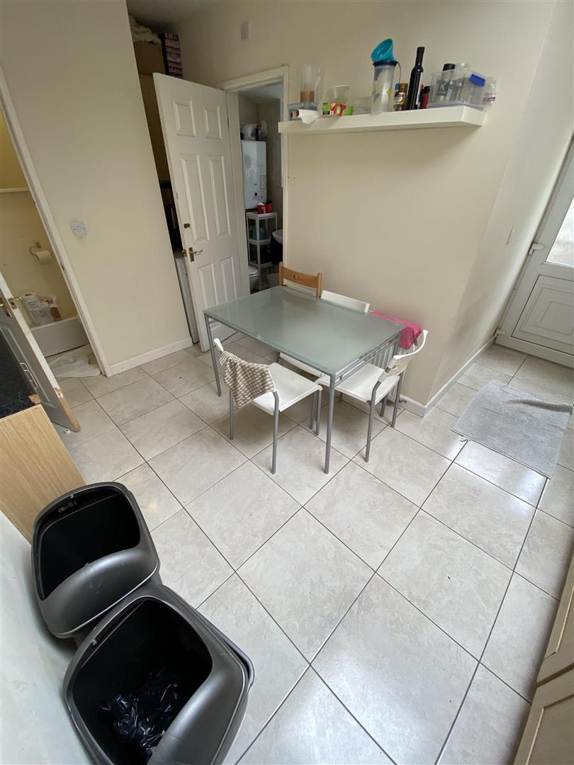 Flat Queen Street in Pontypridd