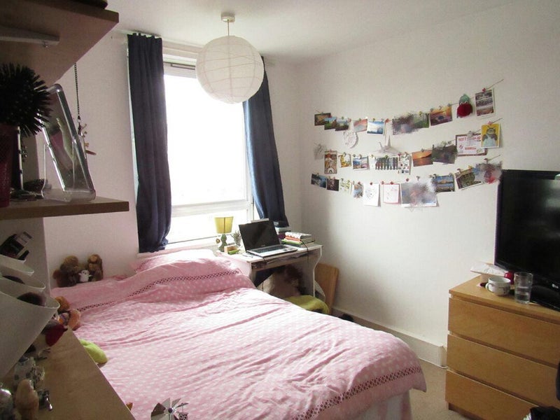 Room Alpha Grove in Greater London