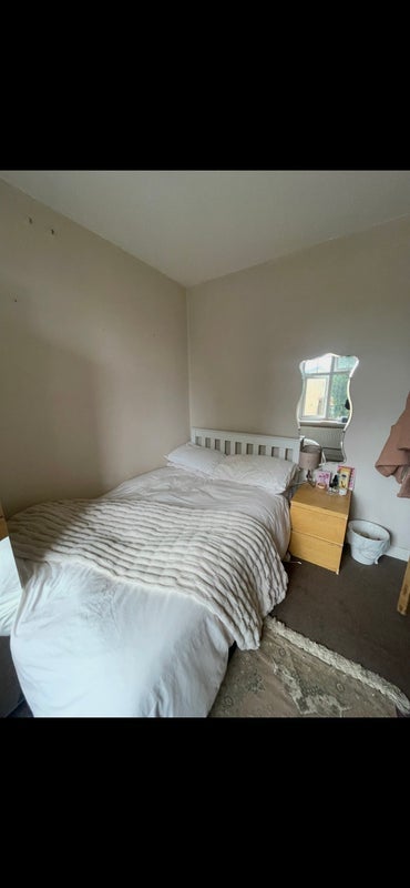 Room Thorncliffe Road in Greater London