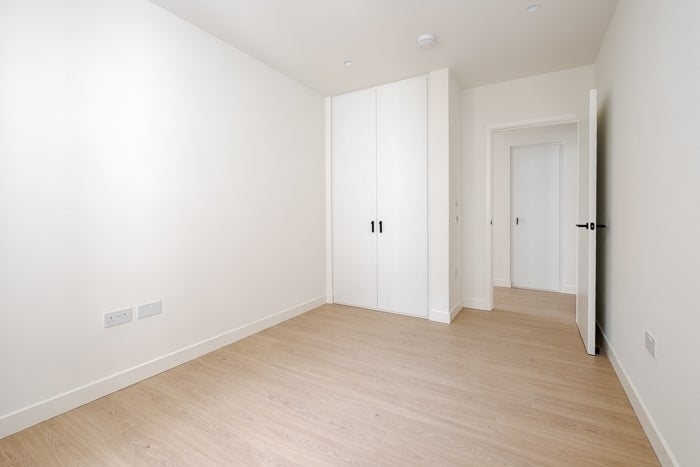 Flat Daneland Walk in Greater London