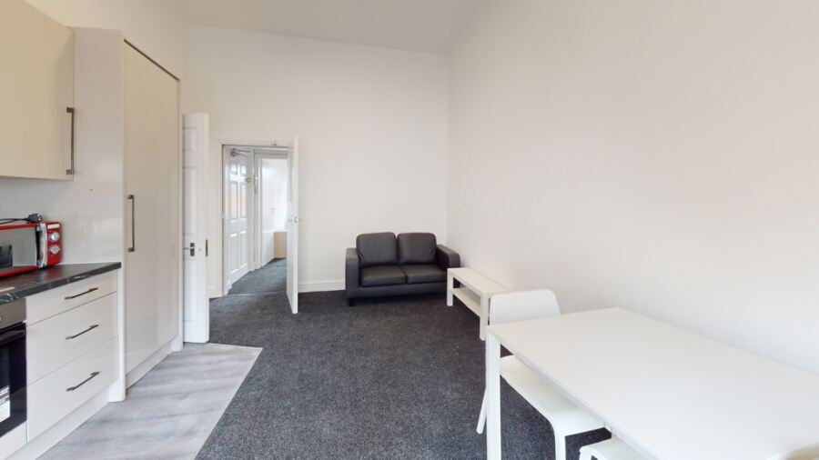 Flat Blandford Grove in Leeds