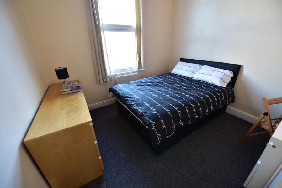Flat Blandford Grove in Leeds