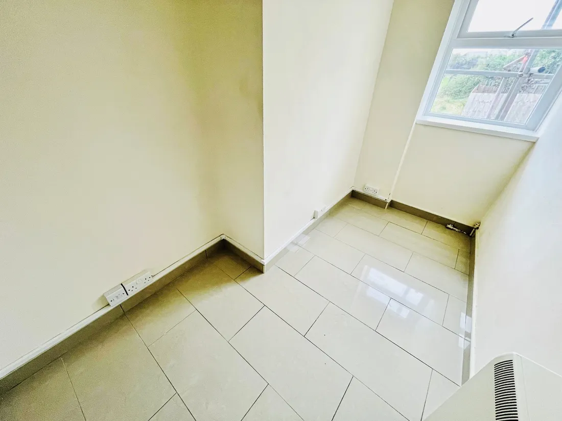 Flat Heol Isaf in Brynmawr