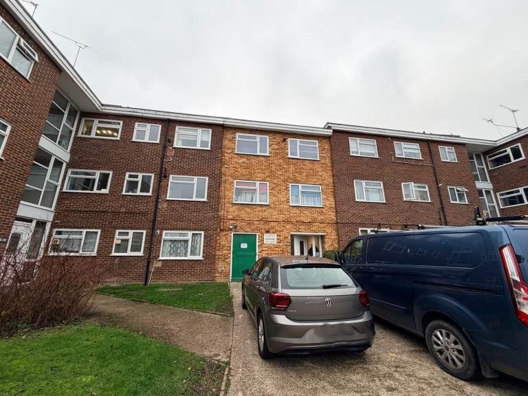 House Charteris Road in Greater London