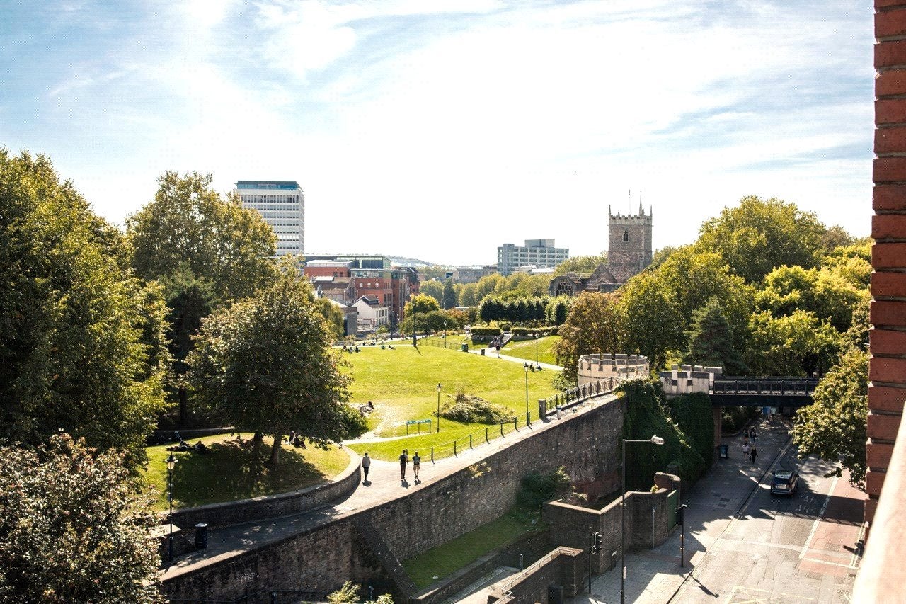 Flat Broad Weir in Bristol