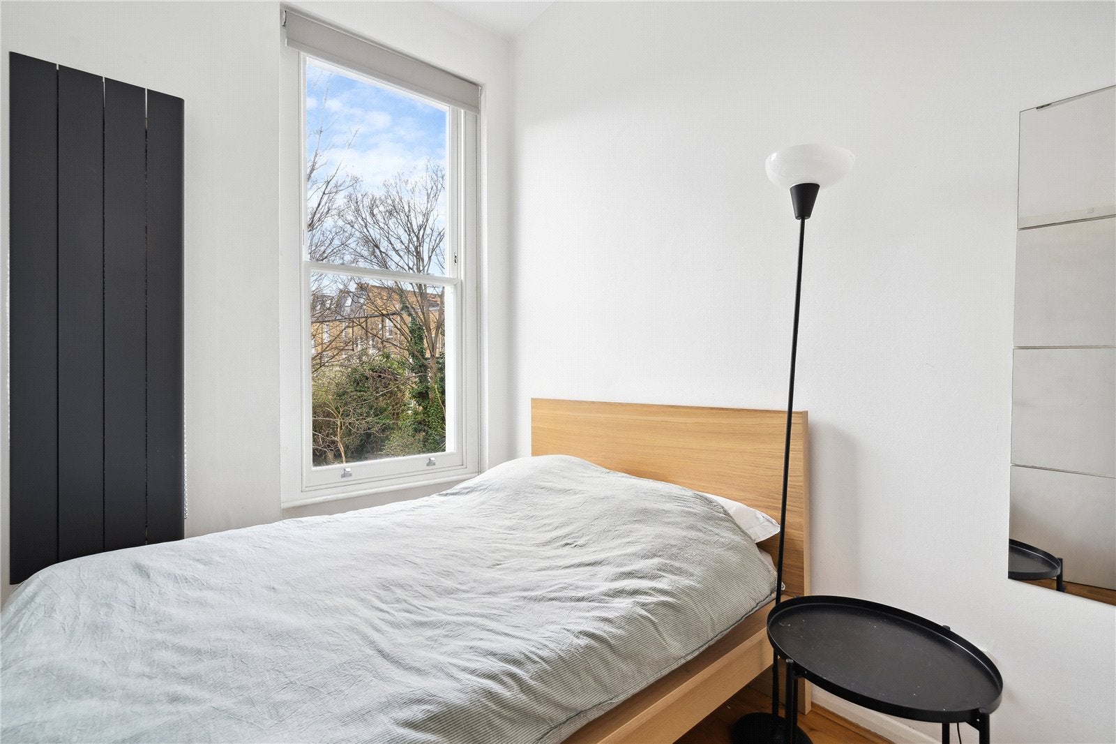 Flat Sinclair Road in Greater London
