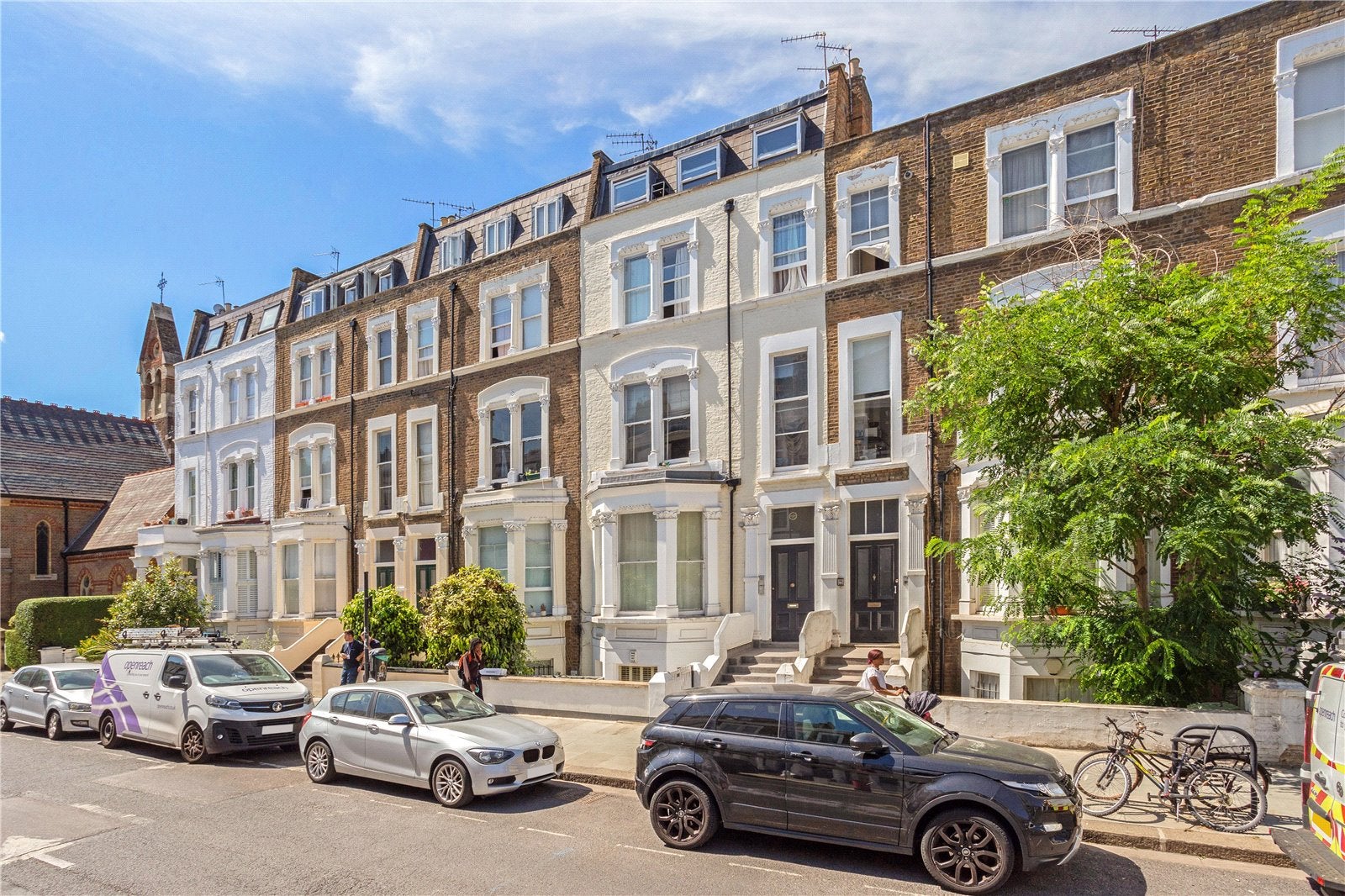 Flat Sinclair Road in Greater London