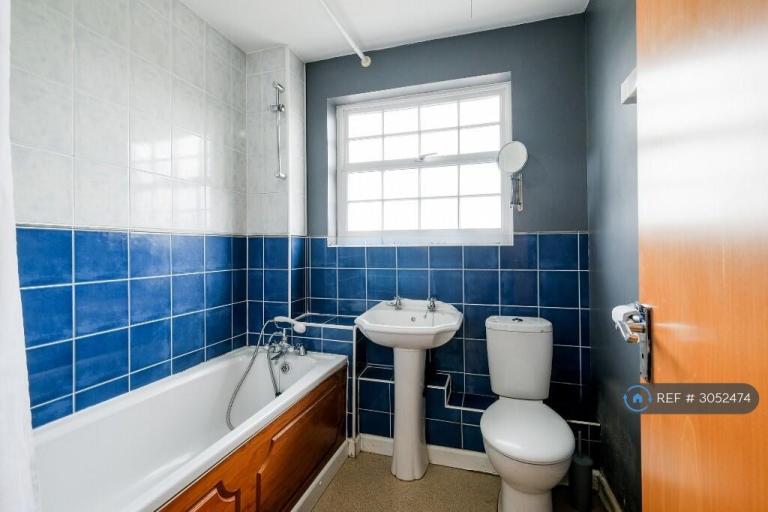 Flat Queensberry Place in Greater London