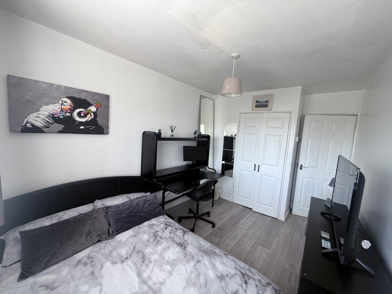 Room Atwater Close in Greater London