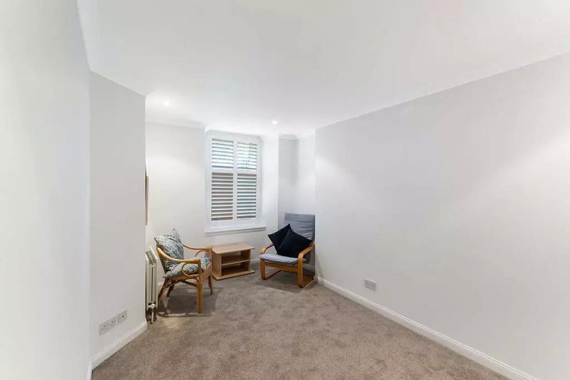 Room Cleveden Crescent Lane in Glasgow